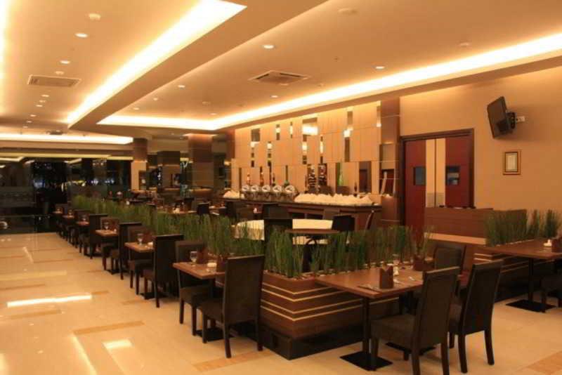 โรงแรมทโจโกร คลาเทน Klaten ภายนอก รูปภาพ