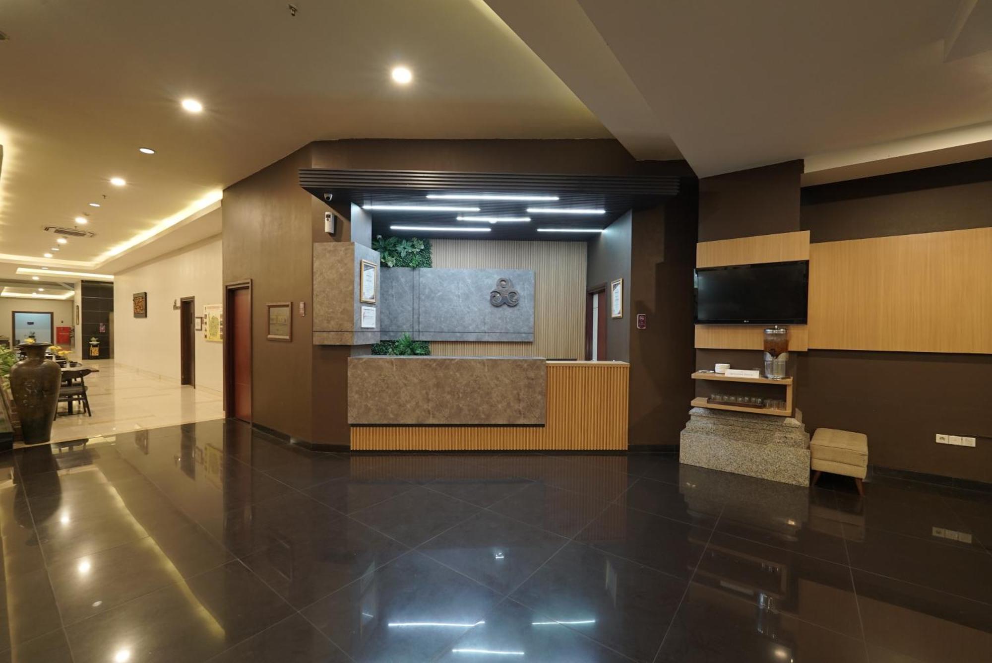 โรงแรมทโจโกร คลาเทน Klaten ภายนอก รูปภาพ