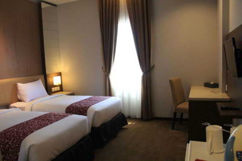 โรงแรมทโจโกร คลาเทน Klaten ภายนอก รูปภาพ