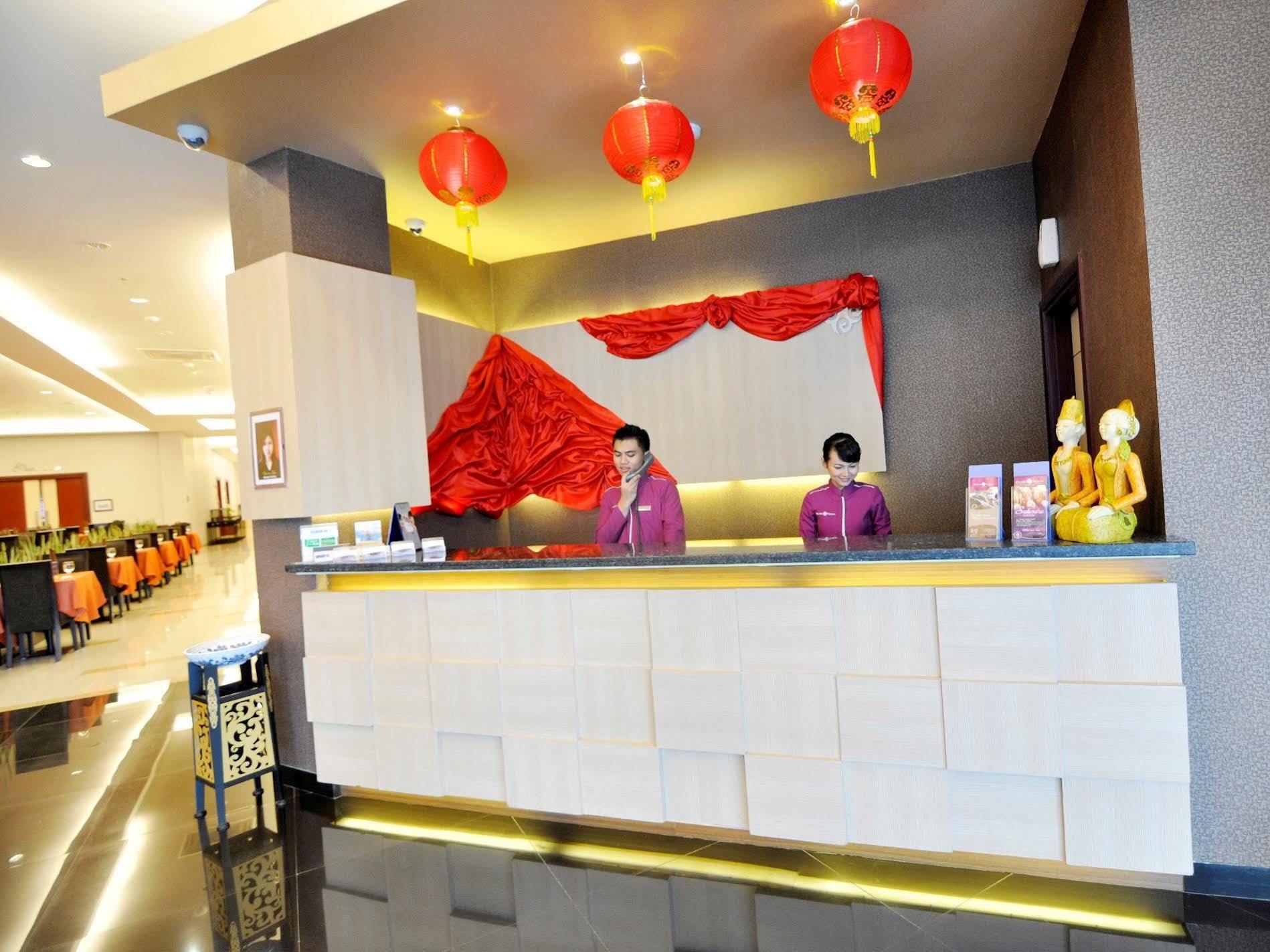 โรงแรมทโจโกร คลาเทน Klaten ภายนอก รูปภาพ