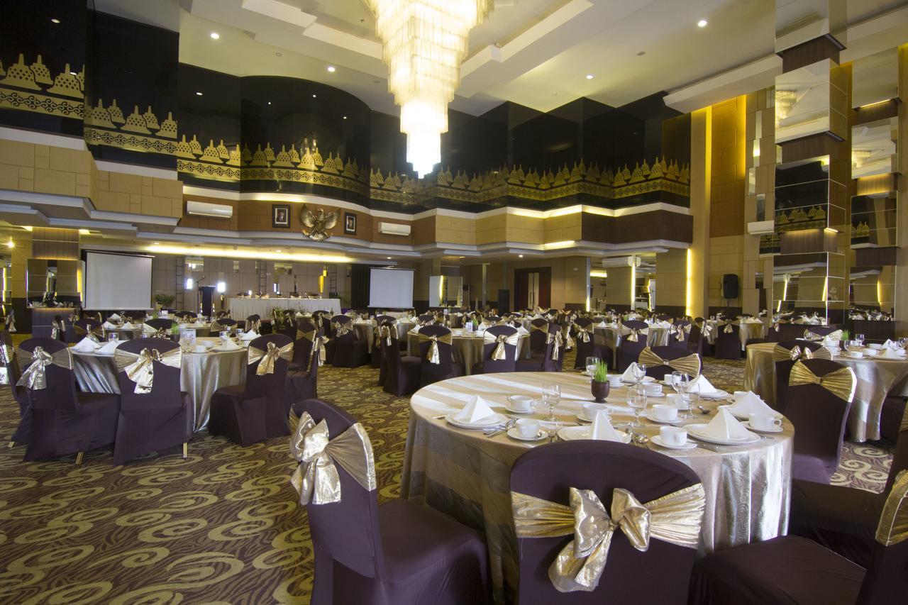 โรงแรมทโจโกร คลาเทน Klaten ภายนอก รูปภาพ